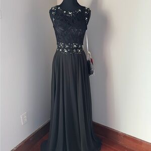 Dancing Queen Black Lace Maxi Dress